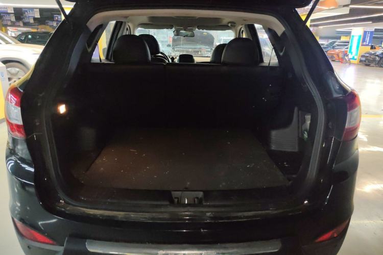 Used Hyundai ix35 2015 2.0L Automatic 2WD Smart Type China IV Trunk