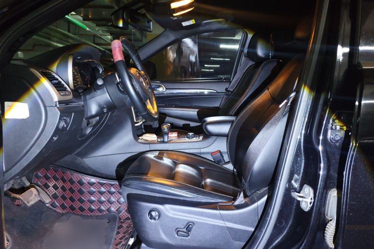 Used Jeep Grand Cherokee 2014 3.0L Comfort Navigation Edition Left Front Seat