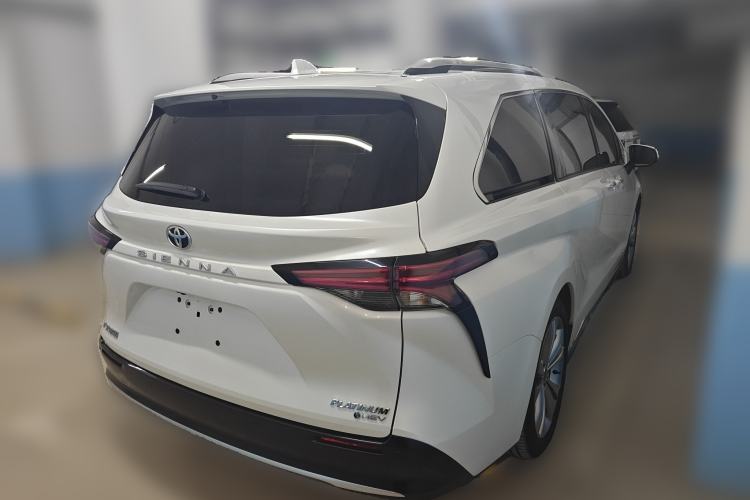 Used Toyota Sienna 2024 2.5L Hybrid Platinum Edition