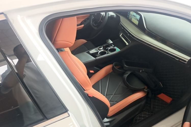 Used CHANGAN Eado 2023 Changan Edition PLUS Blue Whale NE 1.4T GDI DCT Prestige Version
