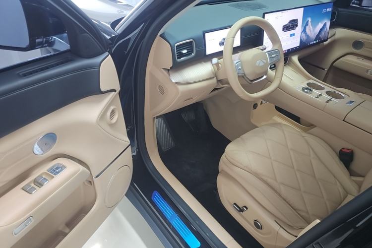 Used Chery T11 2026 Model 220 All-Wheel Drive Dual IMAX Theater Edition