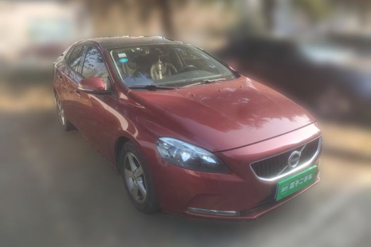 Used Volvo V40 2017 T3 Smart Edition
