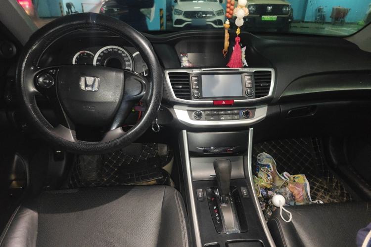 Used Honda Accord 2015 2.0L LXS Elite Edition Center Console