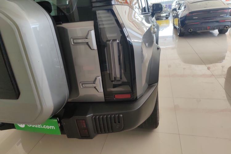 Used JETOUR Traveler 2023 2.0T All-Wheel-Drive CrossPRO Right Rear Taillight