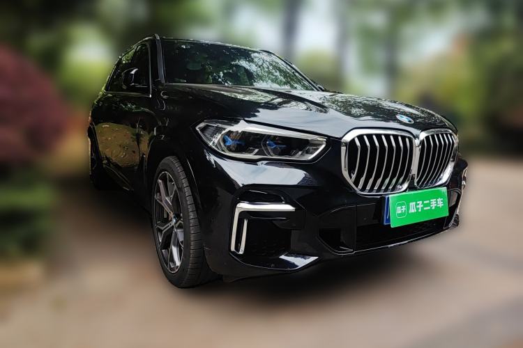 Used BMW X5 2022 xDrive 40Li M Sport Package Front Right 45 Deg