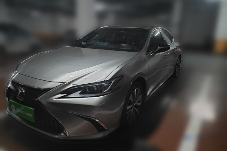Used Lexus ES 2020 300h Premier Edition
