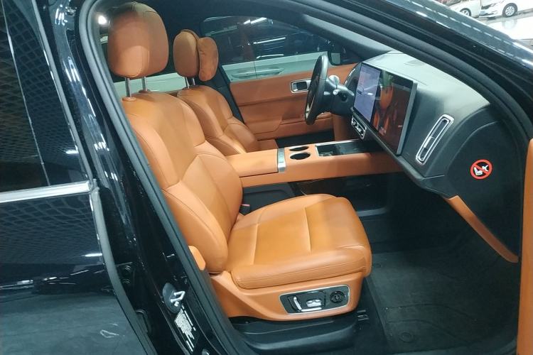 Used Li Auto L8 2023 Pro Model
