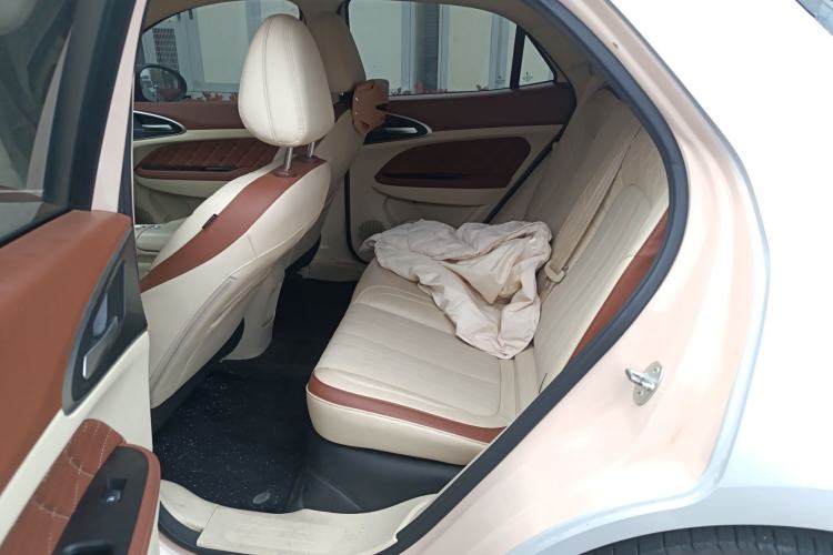 Used ORA Good Cat 2023 401 km Standard Range Luxury Version Lithium Iron Phosphate