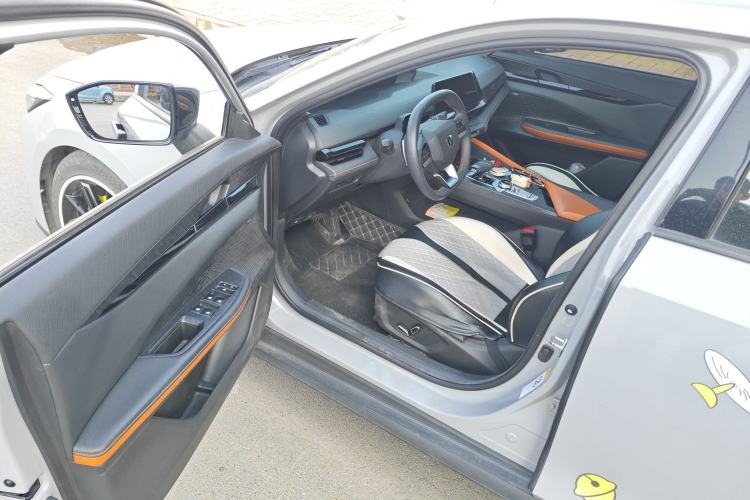 Used CHANGAN UNI-V 2022 1.5T Smart Navigation Version