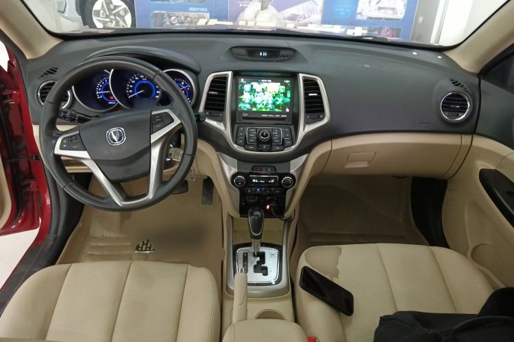 Used CHANGAN Eado 2015 1.6L Automatic Luxury Model Center Console