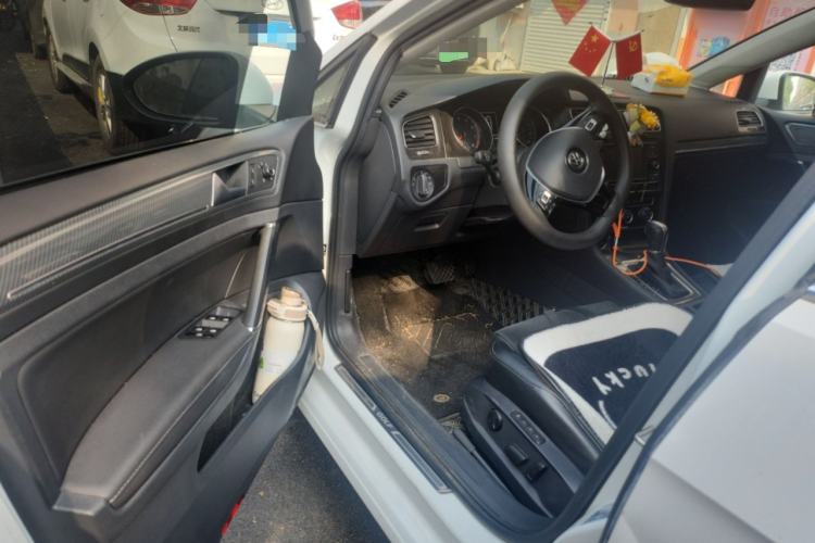 Used Volkswagen Golf 2018 230TSI Automatic Luxury Version Driver Seat