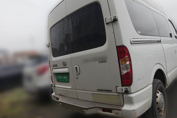 Used SAIC MAXUS Xintu V80 2018 2.5T 6-Speed Manual Elite Edition Short Wheelbase Mid-Height 5-6 Seater Rear