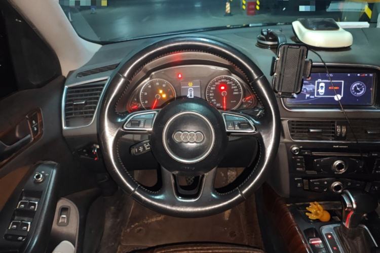 Used Audi Q5 2017 40 TFSI Technology Edition Steering Wheel