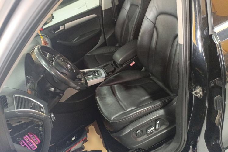 Used Audi Q5 2013 40 TFSI Technology Edition Left Front Seat