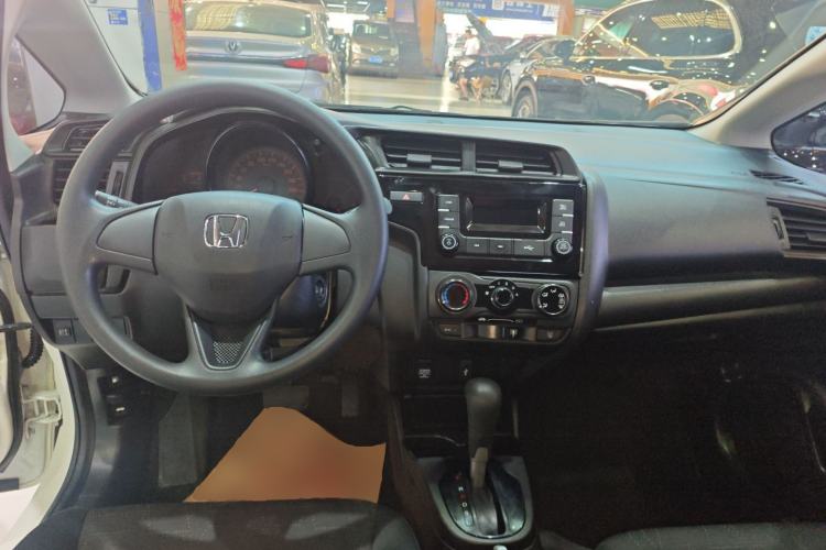 Used Honda Fit 2018 1.5L CVT Comfort Version Center Console