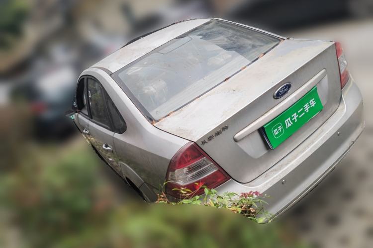 Used Ford Focus 2011 Sedan 1.8L Manual Classic Model
