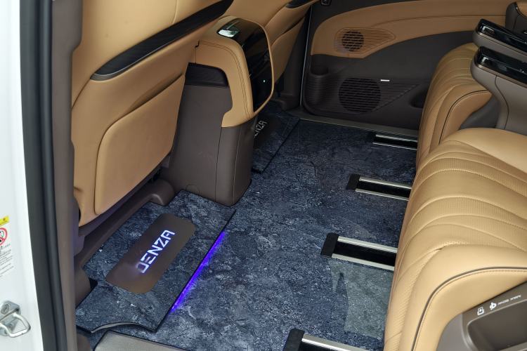 Used Denza D9 2022 DM-i 970 Four-Wheel Drive Flagship Model