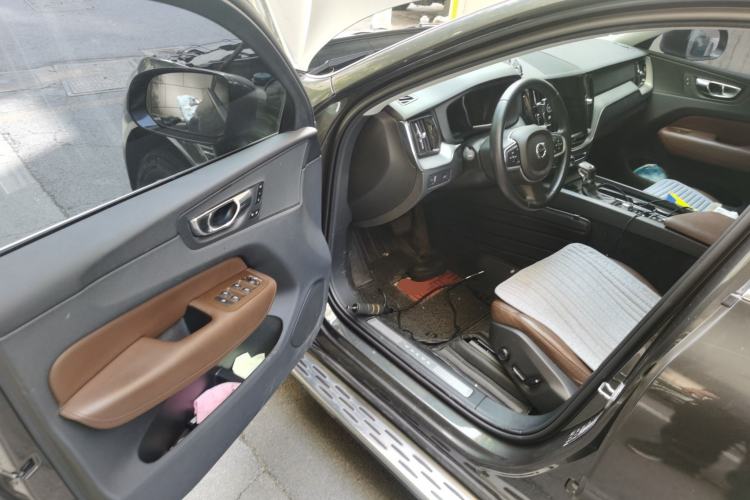 Used Volvo XC60 2019 T5 4x4 Smart Edition China V Standard
