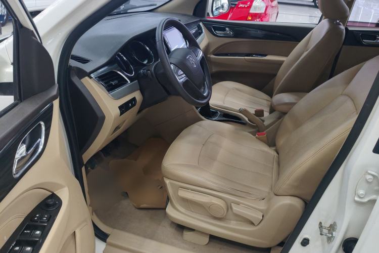 Used Baojun 730 2016 1.5L Manual Comfort Version 7 Seats China V Emission Standard Driver Seat