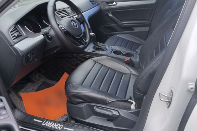 Used Volkswagen Lamando 2018 230TSI DSG Fashion Edition Left Front Seat