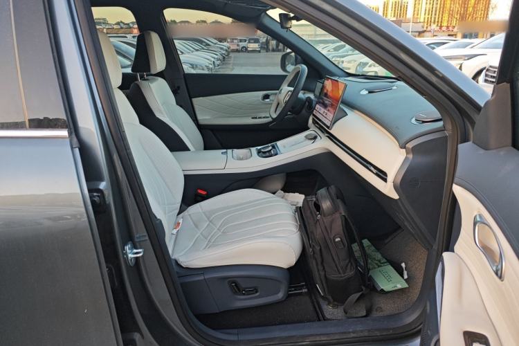 Used Geely Galaxy Galaxy Xingjian 7 EM-i 2025 120km Exploration+ Version