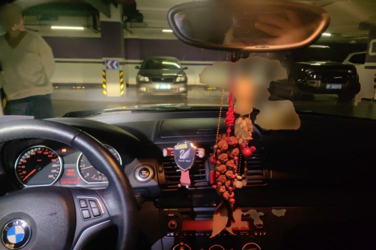 Used BMW 1 Series 2011 120i Convertible Coupe Center Console