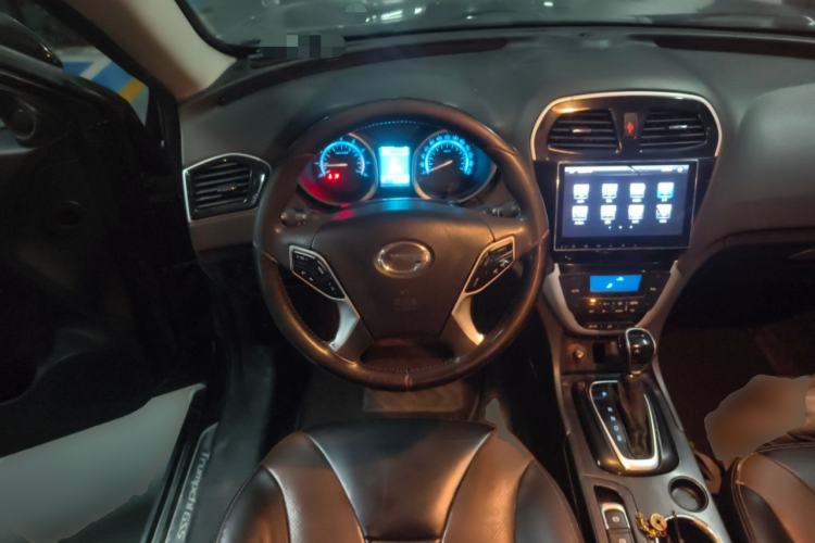 Used GAC Trumpchi GS5 Super 2016 1.8T Automatic Two-Wheel Drive Anniversary Edition Steering Wheel