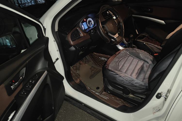 Used Suzuki Vitara S-Cross 2017 1.6L Manual Two-Wheel Drive Urban Fashion Model