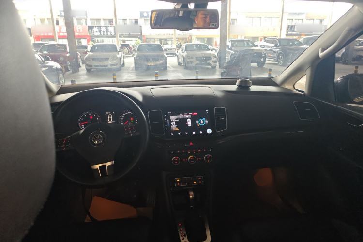 Used Volkswagen Sharan 2014 2.0 TSI Comfort Model
