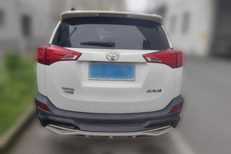 Used Toyota RAV4 2016 2.0L CVT Two-Wheel Drive Fashion Edition China V Standard Rear