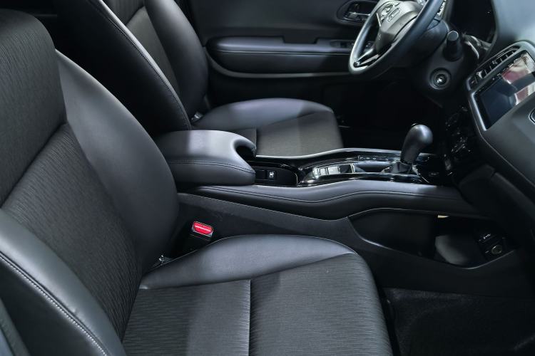 Used Honda Vezel 2020 1.5L CVT Pioneer Edition Right Front Seat