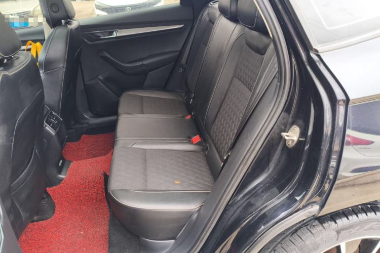 Used Skoda Karoq 2019 TSI280 Smart Drive Deluxe Edition China VI Standard Left Rear Seat