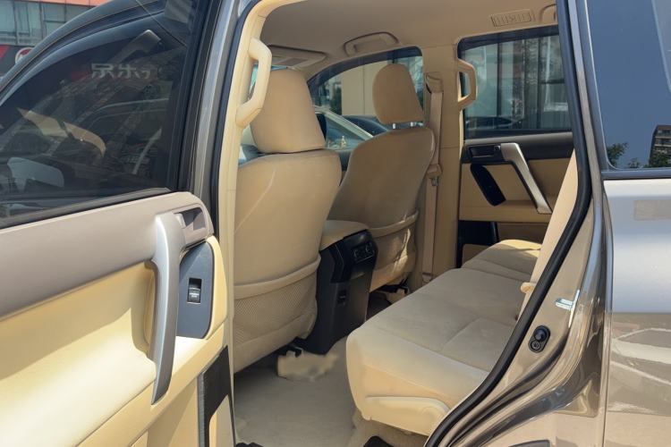 Used Toyota Prado  Interior 1