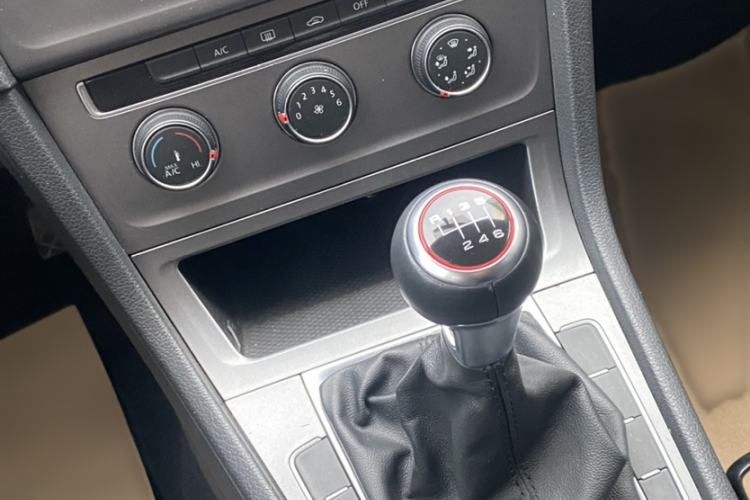 Used Volkswagen Golf 2015 1.6L Manual Fashion Edition