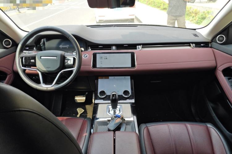 Used Land Rover Range Evoque 2023 Aurora L 249 PS Luxury Edition Center Console