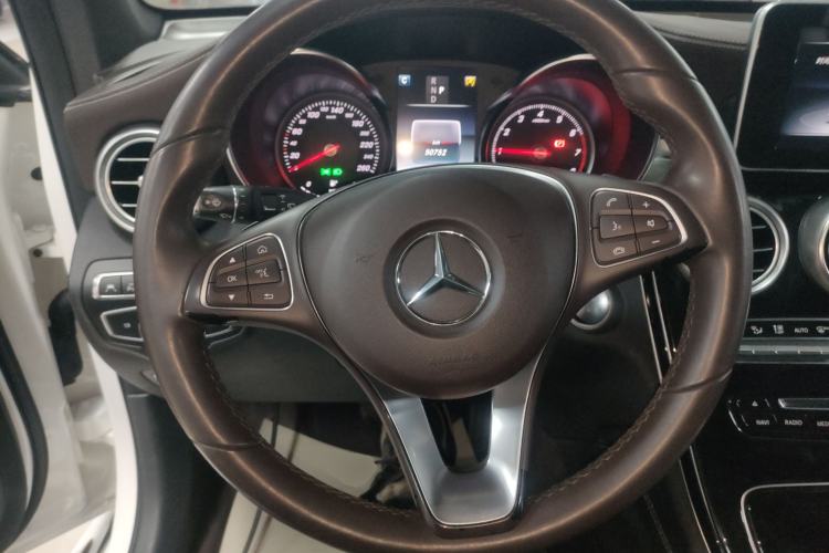 Used Mercedes-Benz GLC 2018 GLC 260 4MATIC Luxury Model
