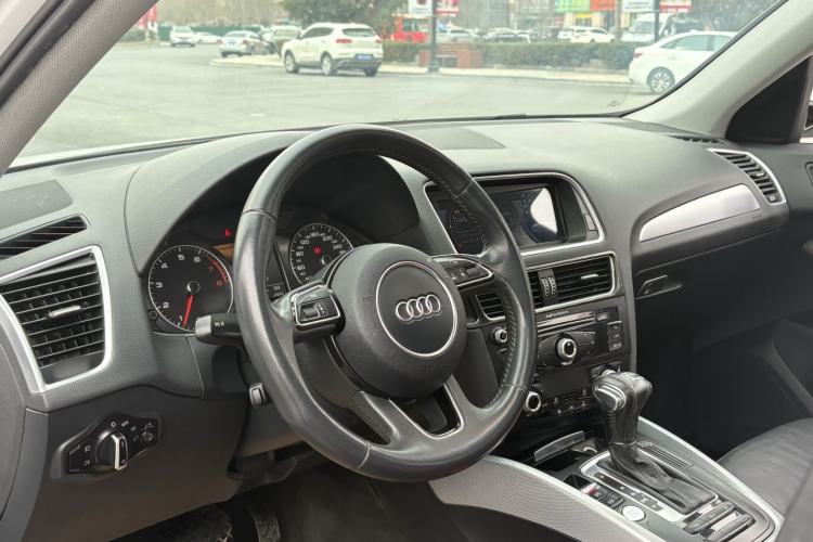 Used Audi Q5 2017 Plus 40 TFSI Technology Model