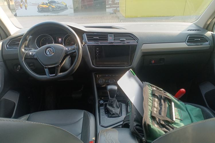 Used Volkswagen Tiguan L 2019 Updated Version 330TSI Automatic Two-Wheel Drive Panoramic Comfort Edition China VI Standard