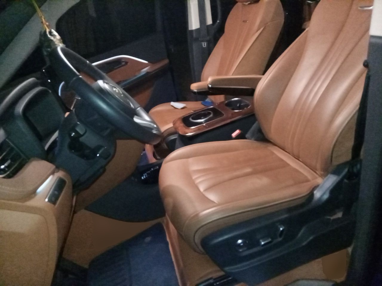 Hongqi HQ9 2023 2.0T Smart Connect Flagship Edition - Chinese Trim Chang — снимка 15