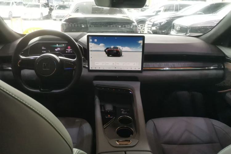 Used Zeekr 001 2022 Ultra-Long Range Dual-Motor YOU Version Center Console