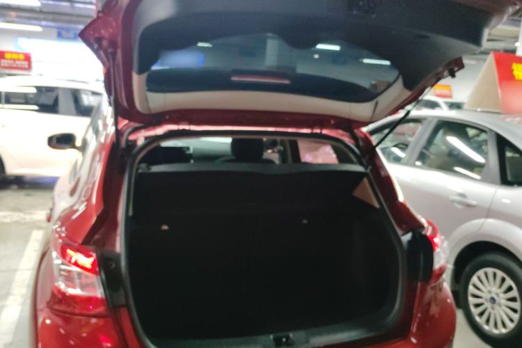 Used Nissan Tiida 2016 1.6L CVT Cool Dynamic Edition
