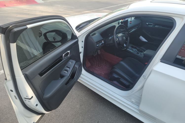 Used Honda Civic 2022 240TURBO CVT Dynamic Edition Driver Seat