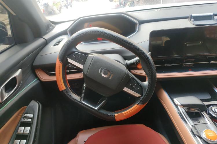 Used CHANGAN NEVO Q05 2024 All-New Flavorful Edition 125 Flagship Model Powered by CATL Steering Wheel