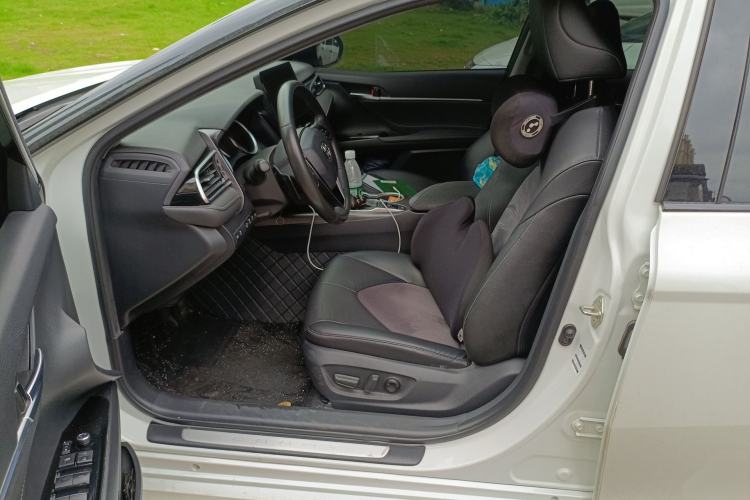 Used Toyota Camry 2021 2.0S FENGSHANG Edition
