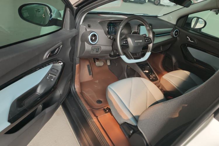 Used Chery QQ Little Ant 2022 Restyled Version Sweet Pink Edition Half-Sugar Version 30.6 kWh 30 kW 301 km Driver Seat