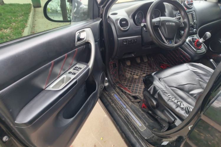 Used Haval H6 2015 Upgraded Model 1.5T Manual Two-Wheel Drive Elite Version
