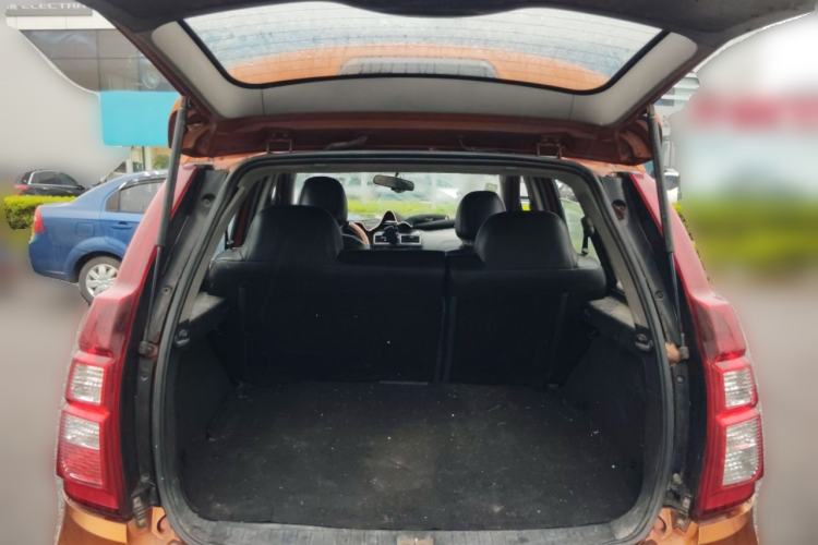 Used FORTHING Joyear X5 2013 1.6L Manual Luxury Model China IV Standard Trunk