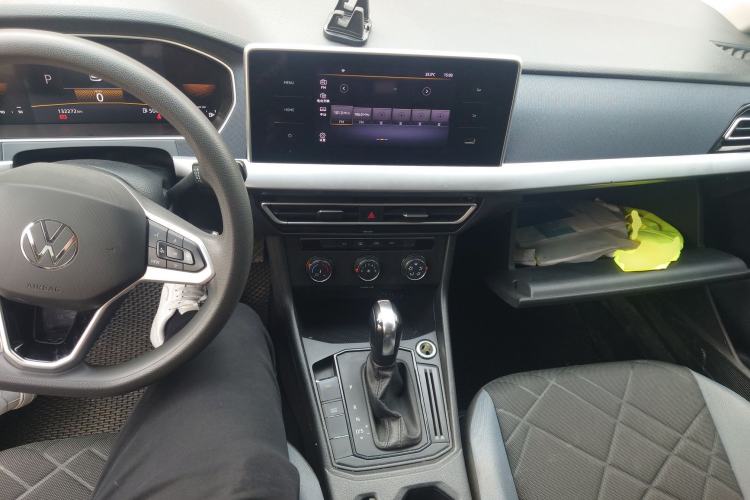 Used Volkswagen Lavida 2023 1.5L Automatic De Yi Edition Center Console