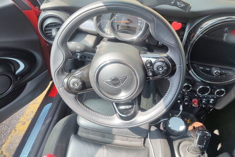 Used MINI 2019 1.5T COOPER Artist
