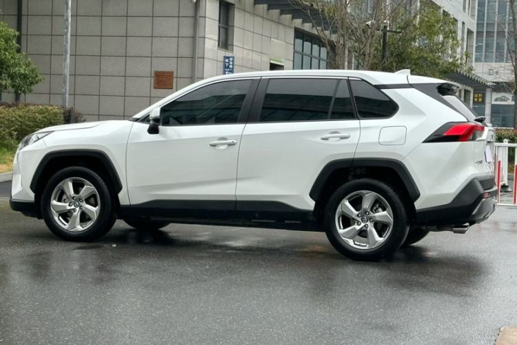 Used Toyota RAV4 2022 2.0L CVT Two-Wheel Drive Fashion Plus Edition